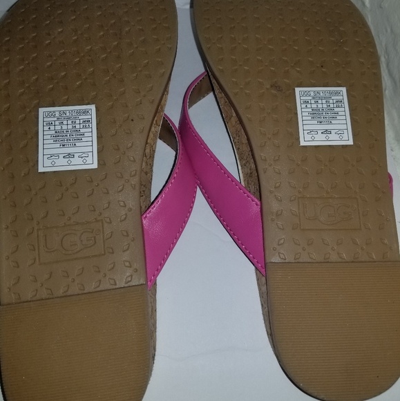 Ugg sandals flip flop size 4 - Picture 5 of 6